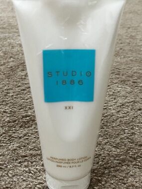 Avon Studio 1886 Body Lotion